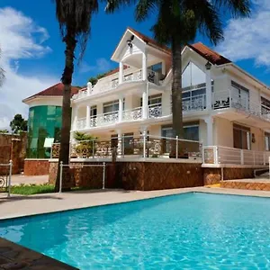 ivory-castle-hotel.about-kampalahotels.com/